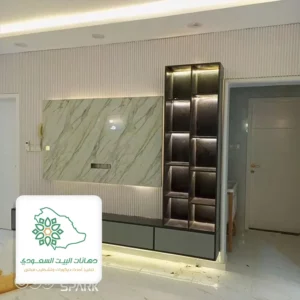 رفوف خشب مع الواح رخام صناعي للجدران